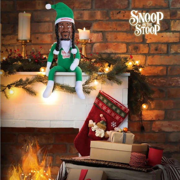 Snoop on the Stoop Green Holiday Decor - Picture 3 of 5